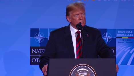 US-Präsident-Donald-Trump-Spricht-Auf-Einer-NATO-Pressekonferenz-Und-Sagt,-Dass-Putin-Von-Russland-Kein-Freund-Oder-Feind,-Sondern-Ein-Konkurrent-Ist