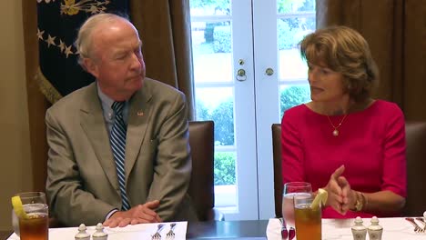 Alaska-Senator-Lisa-Murkowski-Advises-Us-President-Donald-Trump-On-Taking-A-More-Bipartisan-Approach-To-Getting-Bills-Passed-In-Congress-1