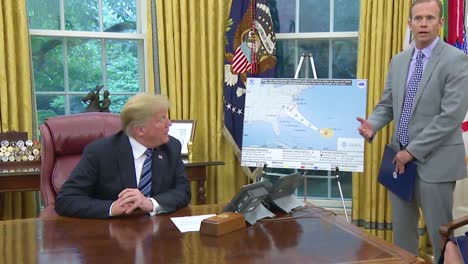 Us-President-Donald-Trump-Gets-A-Briefing-From-Fema-Chief-William-Brock-Long-On-The-Progress-Of-Hurricane-Florence-And-It'S-Threat-To-The-Us-Mainland