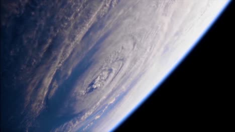 Schüsse-Von-Der-NASA-Raumstation-Des-Hurrikans-Florenz,-Der-Sich-Der-Küste-Nordamerikas-Nähert-6