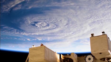 Schüsse-Von-Der-NASA-Raumstation-Des-Hurrikans-Florenz,-Der-Sich-Der-Küste-Nordamerikas-Nähert-8