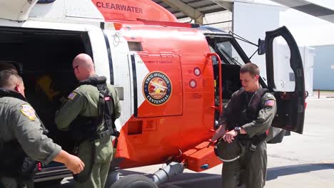 Coast-Guard-air-crews-crews-finalize-preparations-before-Hurricane-Florence