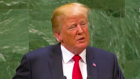 US-Präsident-Donald-Trump-Spricht-Vor-Der-Generalversammlung-Der-Vereinten-Nationen-In-New-York-über-Die-Beendigung-Der-Auslandshilfe-Für-Länder,-Denen-Die-US-Interessen-Nicht-Am-Herzen-Liegen