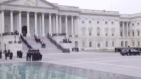2018-Honor-Guard-Descend-The-Steps-At-The-Us-Capitol-Building-With-Flag-Draped-Coffin-During-The-State-Funeral-For-President-George-H-W-Bush-1