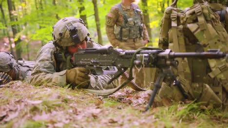Us-Marines-Engage-In-Jungle-Warfare-Training-In-The-Forest-With-Camouflage-And-Rifles-2