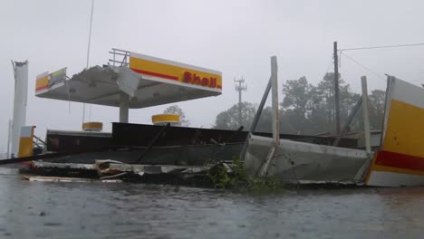 Hurrikan-Florenz-Schlägt-Wilmingston-North-Carolina-Zu,-Was-Zu-Umfangreichen-Überschwemmungen-Und-Schäden-An-Umgestürzten-Stromleitungen-Und-Bäumen-Führt-1