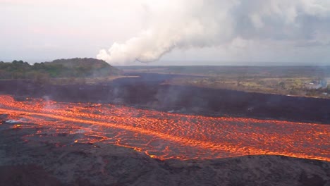Very-Good-Aerial-Of-The-Kilauea-Volcano-On-Hawaii-Eruption-With-Very-Large-Lava-Flow-3