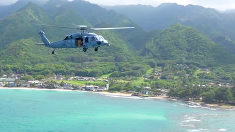 Airtoair-Aerial-Video-Of-Uh60-Seahawk-Helicopter-Flying-Off-The-Coast-Of-Oahu-Hawaii-1
