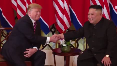 US-Präsident-Donald-Trump-Trifft-Sich-Mit-Dem-Nordkoreanischen-Präsidenten-Kim-Jong-Un-Bei-Einem-Gipfeltreffen-In-Vietnam-8