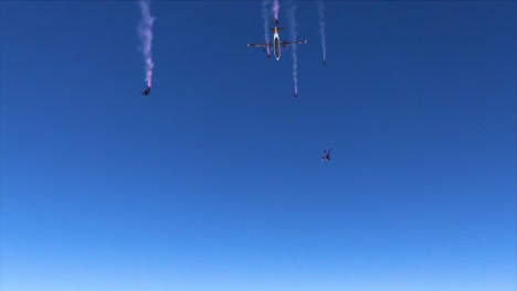 The-Us-Army-Parachute-Team-Golden-Knights-Conduct-A-Skydive-Skydiving-Display