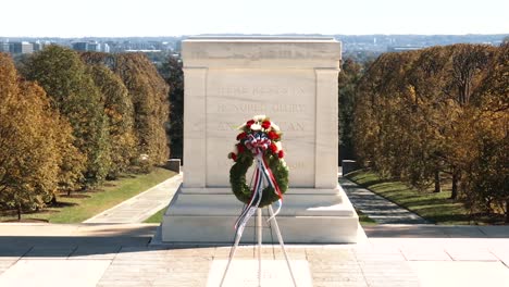 Das-Grab-Des-Unbekannten-Soldaten-Und-Andere-Stätten-Auf-Dem-Arlington-National-Cemetery-Werden-An-Einem-Herbsttag-Gezeigt