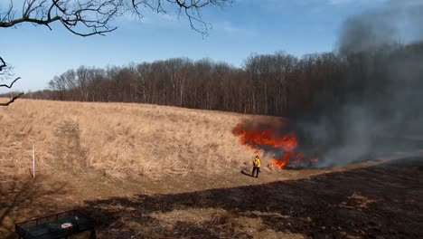 Timelapse-Photographs-Shows-A-Controlled-Fire-Being-Set-For-Habitat-Restoration-In-The-United-States