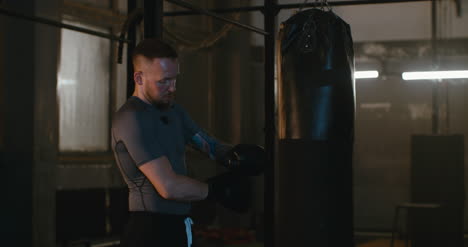 Boxer-Preparing-for-Punching-Bag