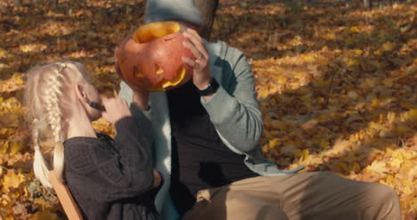 Halloween-Family-Pumpkin-Carving-32