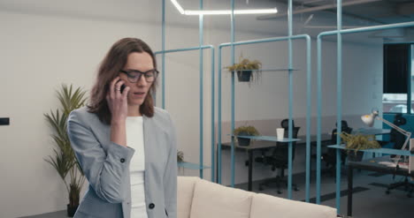 Executive-Woman-on-Phone-01