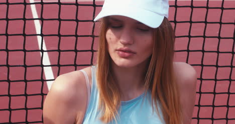 Tennis-Girl-Close-Up-02