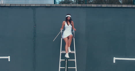 Tennis-Girl-Umpire-01
