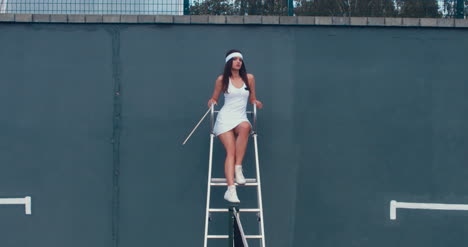Tennis-Girl-Umpire-02