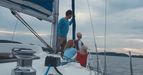 Family-on-Sailboat-05