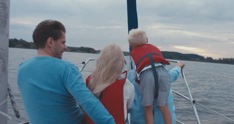 Family-on-Sailboat-08