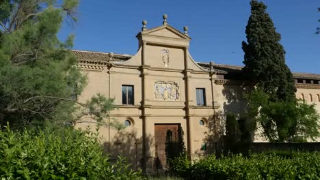 España-Fachada-Del-Monasterio-De-Rueda-De-Lado