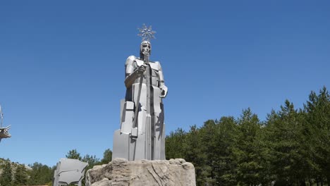 Estatua-De-España-En-La-Fuente-Del-Tajo