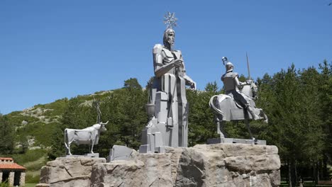 Spanien-Statuen-An-Der-Quelle-Des-Tajo