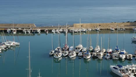 Griechenland-Kreta-Heraklion-Boote-Im-Hafen-Morgens