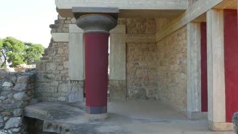 Greece-Crete-Knossos-Column-In-Ruin
