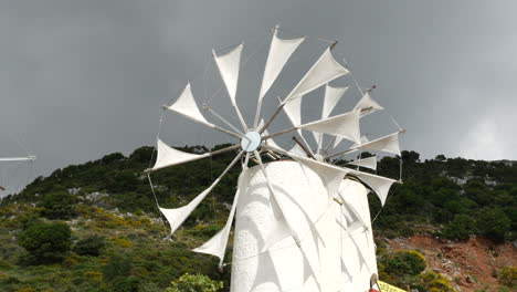 Griechenland-Kreta-Lasithi-Hochebene-Windmühlen-Drehen
