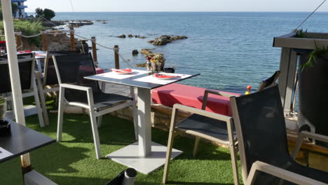 Griechenland-Kreta-Cafe-Tisch-Mit-Meerblick