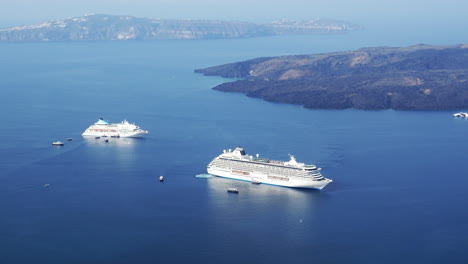 Greece-Santorini-Ships-Moving-In-Caldera-Dramatic-Time-Lapse