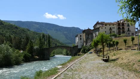 Spain-Pyrenees-Gerri-De-La-Sal-On-The-Noguera-River-Sound