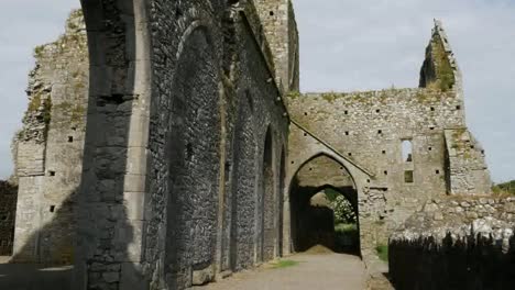 Irland-Cashel-Hore-Abbey-Seitenansicht-Der-Ruinen