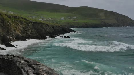 Ireland-Dingle-Peninsula-Breakers-Reach-Shore