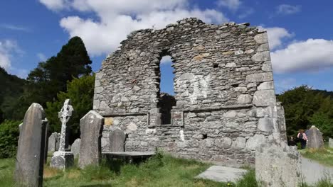 Irland-Glendalough-Keltische-Kloster-Kathedrale-Zoom-And-Pan