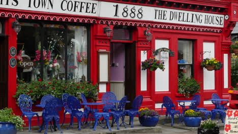 Ireland-Portmagee-Coffee-Shop-With-Blue-Chairs
