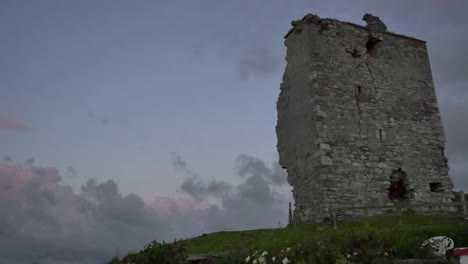 Irland-County-Galway-Rinvyle-Castle-Nach-Sonnenuntergang