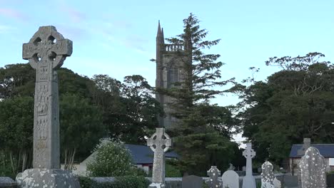Keltisches-Kreuz-Der-Irischen-Grafschaft-Sligo-Auf-Dem-Friedhof-Von-Drumcliff-Zoom