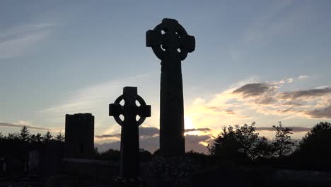 Ireland-County-Sligo-Silhouette-Of-Celtic-Crosses-At-Sunset-Zoom