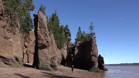 Canada-Escape-Ladder-At-Hopewell-Rocks