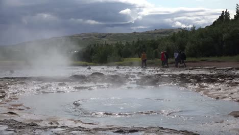 Iceland-Haukadalur-Strokkur-Geyser-Erupts-Then-Water-Goes-Into-Vent