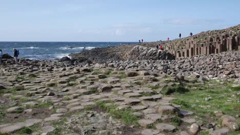 Northern-Ireland-Giants-Causeway-With-Hexagonal-Stones-In-Foreground