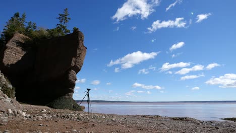 Canada-New-Brunswick-Hopewell-Rocks-Camera-On-Tripod