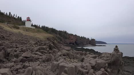 Kanada-Nova-Schottland-Leuchtturm-Jenseits-Der-Felsen