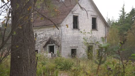 Kanada-Nova-Scotia-Zerstörtes-Haus-Mit-Schindeln