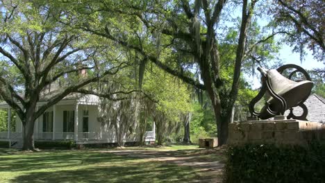 Louisiana-Rosedown-Plantation-Bell