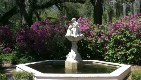 Louisiana-Rosedown-Fountain-In-Garden