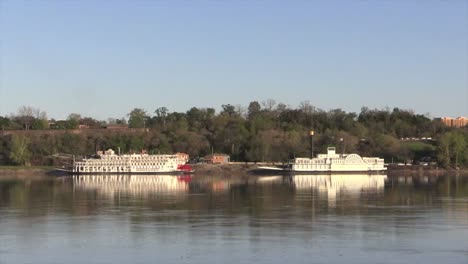 Mississippi-River-Boats-At-Natchez-Under-The-Hill-Zoom-In