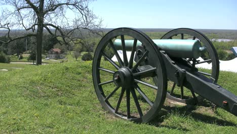 Mississippi-Vicksburg-Battlefield-Cannon-And-Tree
